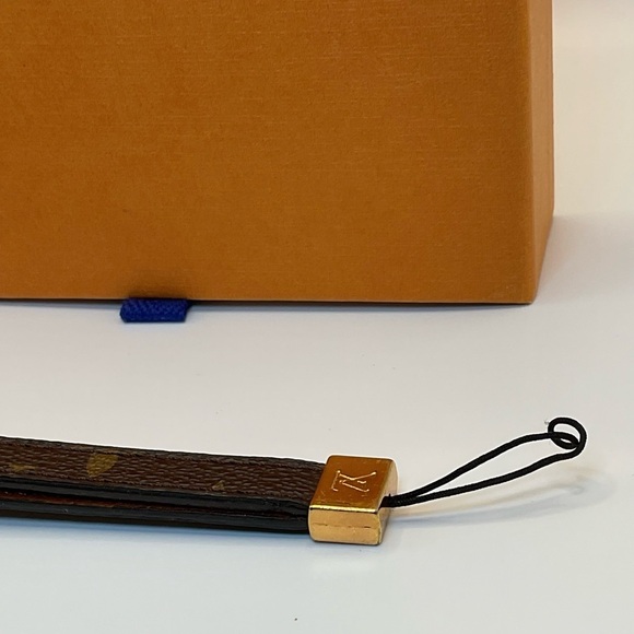 Louis Vuitton Monogram Phone/Bag Charm/Wristlet - Picture 5 of 12